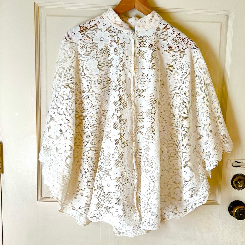 1970’s Greenecastle Lace Coverup Poncho.
